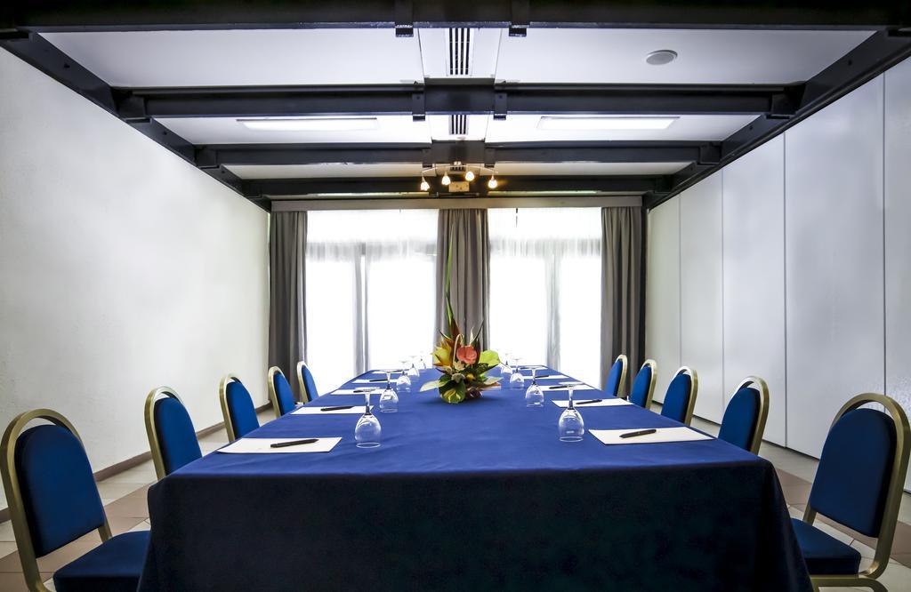 Douala Rabingha Hotel المظهر الخارجي الصورة